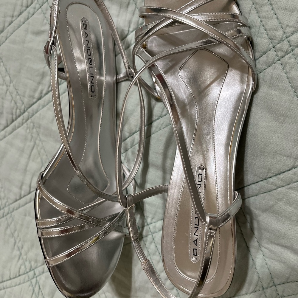 Bandolino Silver Metallic Heels
